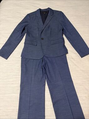 Ann Taylor Women's 2-Piece Suit Set Size 8 Blue Single Button Blazer & Pants